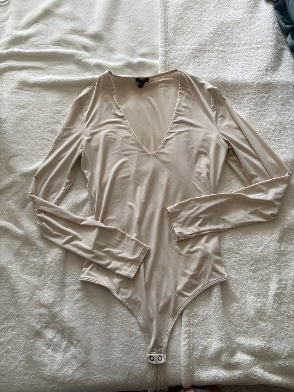 Express Long Sleeve V-Neck Bodysuit in Light Beige